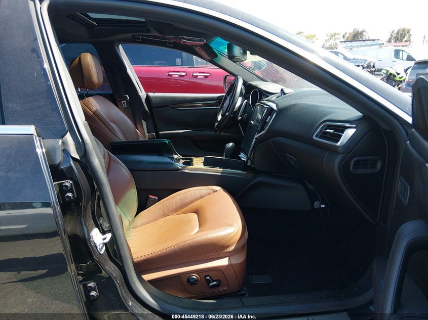 2014 Maserati Ghibli VIN ZAM57XSA9E1111370 IAAI salvage auction — LEFT FRONT, Salvage Title, sold $2,650 on 2026-07-29 (photo 5)