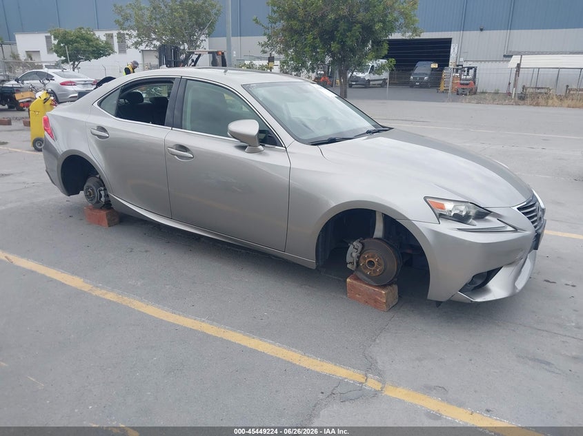 2014 Lexus Is VIN JTHBF1D26E5012252 IAAI salvage auction — SIDE, Salvage Title, sold $4,800 on 2026-07-31 (photo 1)