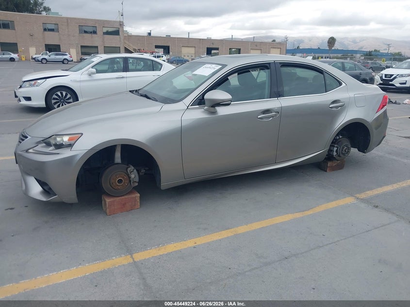 2014 Lexus Is VIN JTHBF1D26E5012252 IAAI salvage auction — SIDE, Salvage Title, sold $4,800 on 2026-07-31 (photo 2)