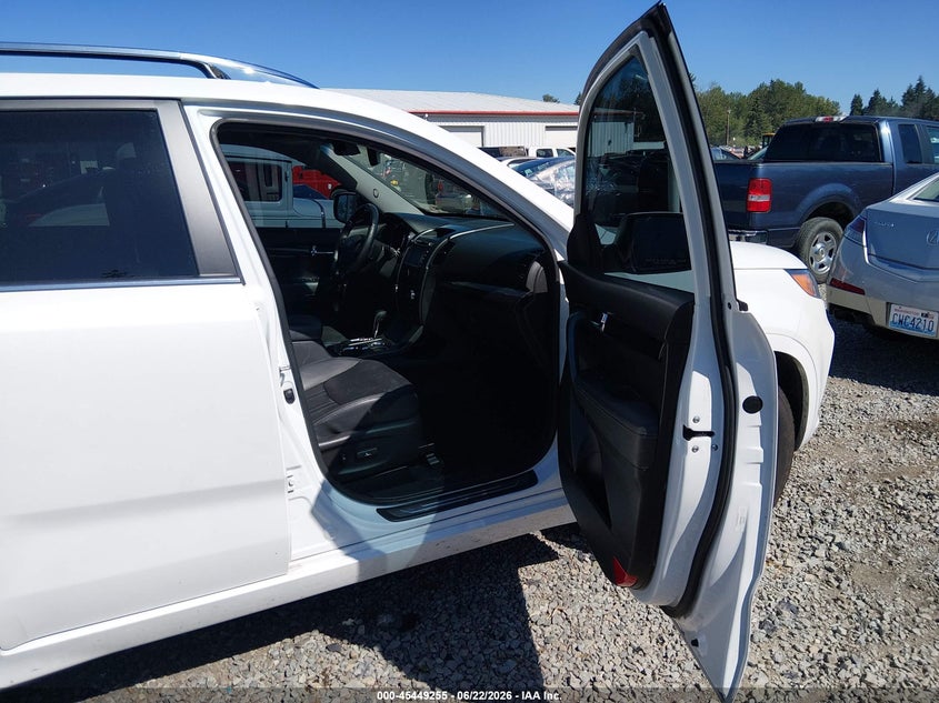 2012 Kia Sorento VIN 5XYKWDA26CG302874 IAAI salvage auction — REAR END, Bill Of Sale (Washington), sold $2,050 on 2026-07-11 (photo 5)