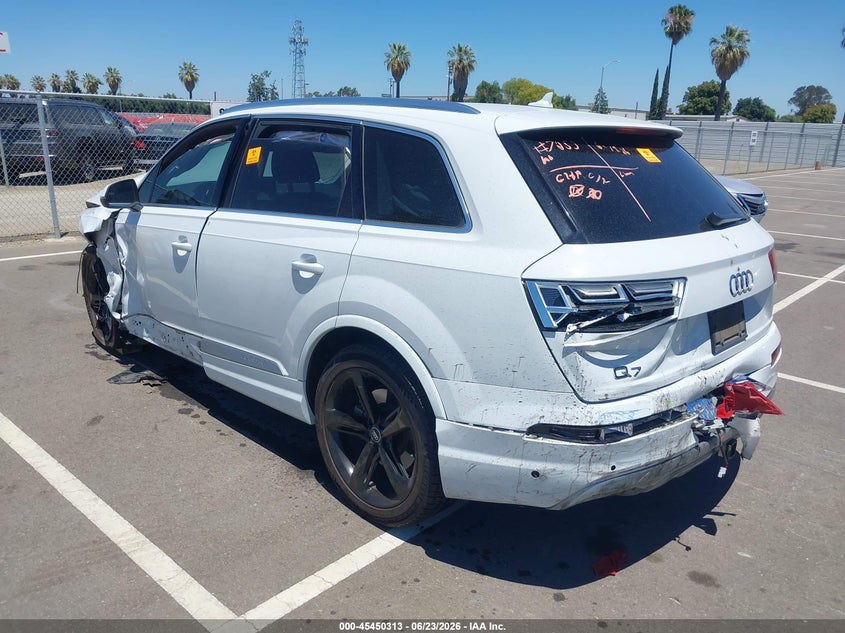 2019 Audi Q7 VIN WA1VAAF75KD004080 IAAI salvage auction — BIOHAZARD/CHEMICAL, Salvage Title, sold $1,650 on 2026-07-21 (photo 3)