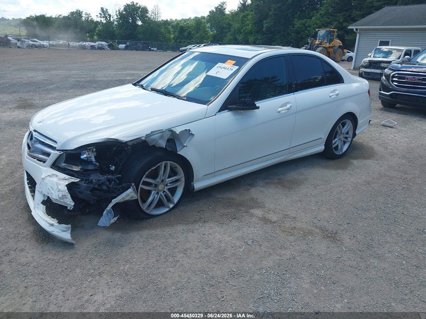 2013 Mercedes-benz C-klasse VIN WDDGF8AB6DA774139 IAAI salvage auction — FRONT END, Salvage (Ohio), sold $775 on 2026-07-27 (photo 2)