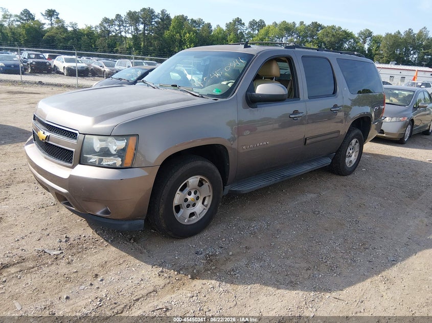 2013 Chevrolet Suburban VIN 1GNSKJE71DR267011 IAAI salvage auction — NORMAL WEAR, Clear (Virginia), sold $875 on 2026-07-18 (photo 2)