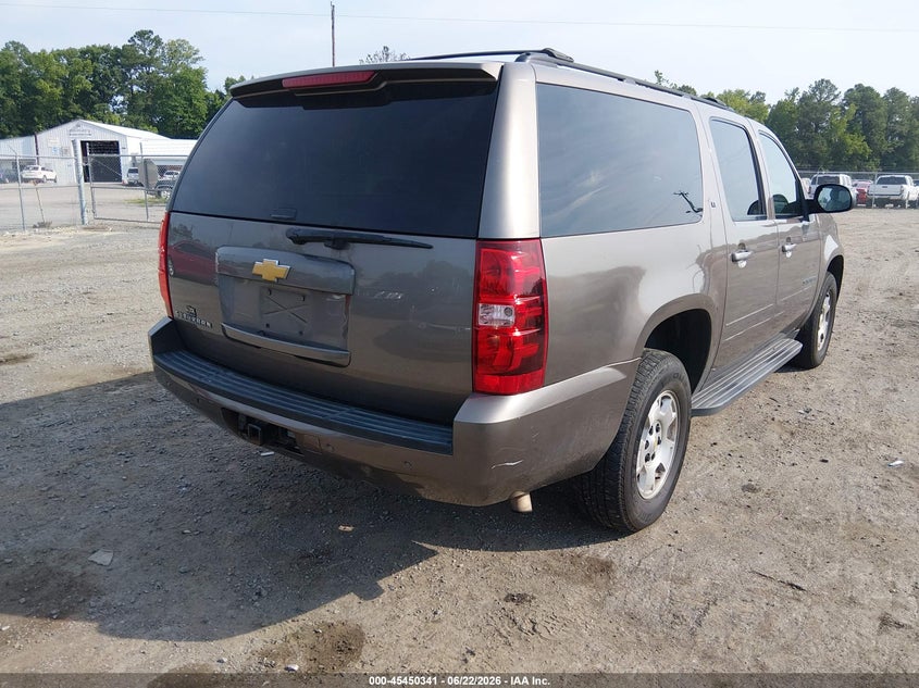 2013 Chevrolet Suburban VIN 1GNSKJE71DR267011 IAAI salvage auction — NORMAL WEAR, Clear (Virginia), sold $875 on 2026-07-18 (photo 4)