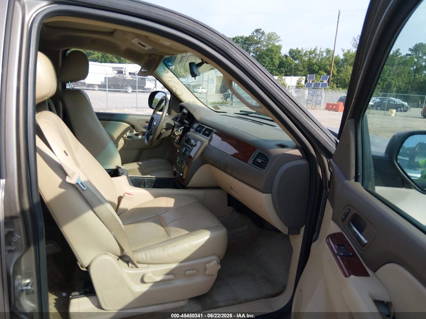 2013 Chevrolet Suburban VIN 1GNSKJE71DR267011 IAAI salvage auction — NORMAL WEAR, Clear (Virginia), sold $875 on 2026-07-18 (photo 5)