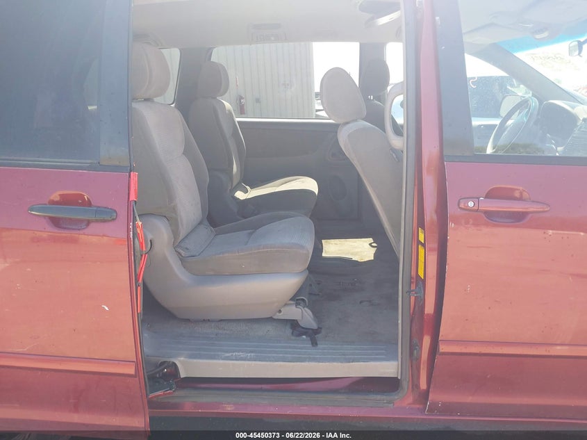 2007 Toyota Sienna VIN 5TDZK23C77S043244 IAAI salvage auction — NORMAL WEAR, Clear (Utah), sold $350 on 2026-07-16 (photo 8)