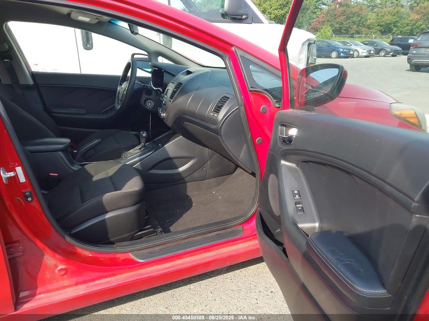 2016 Kia Forte VIN KNAFK4A65G5589328 IAAI salvage auction — NORMAL WEAR, Salvage Rebuilt (North Carolina), sold $650 on 2026-07-20 (photo 5)