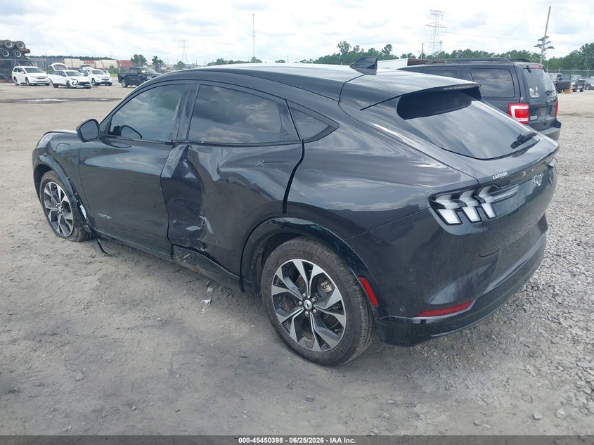 2022 Ford Mustang mach-e VIN 3FMTK3SU8NMA15399 IAAI salvage auction — SIDE, Salvage Title, sold $10,500 on 2026-07-31 (photo 3)