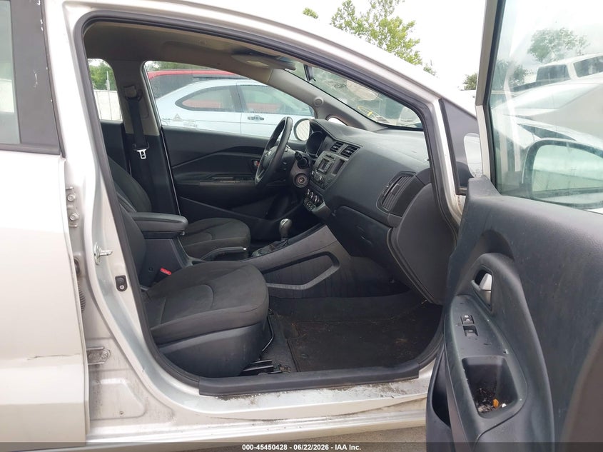 2014 Kia Rio VIN KNADN4A3XE6330684 IAAI salvage auction — NORMAL WEAR, Clear (Missouri), sold $275 on 2026-07-28 (photo 5)