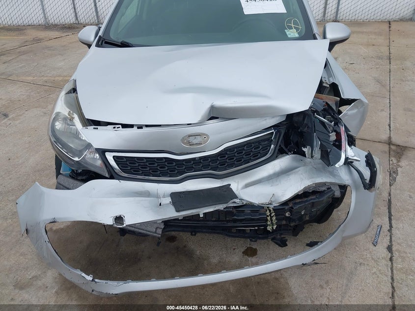 2014 Kia Rio VIN KNADN4A3XE6330684 IAAI salvage auction — NORMAL WEAR, Clear (Missouri), sold $275 on 2026-07-28 (photo 6)
