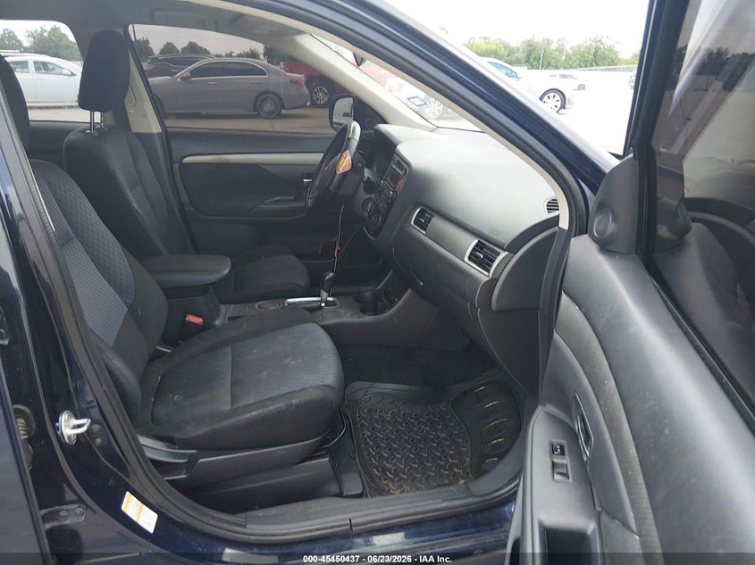 2014 Mitsubishi Outlander VIN JA4AD2A35EZ017211 IAAI salvage auction — NORMAL WEAR, Clear (Montana), sold $625 on 2026-07-17 (photo 5)
