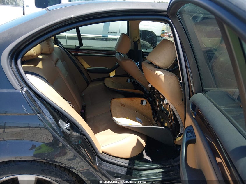 2005 BMW 3 series VIN WBAEV33475KL64917 IAAI salvage auction — NORMAL WEAR, Repossession Paperwork (Georgia), sold $550 on 2026-07-31 (photo 8)