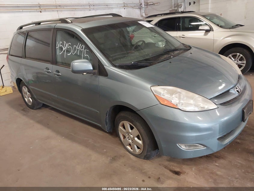 2006 Toyota Sienna VIN 5TDZA22C56S559329 IAAI salvage auction — NORMAL WEAR, Clear (Minnesota), sold $425 on 2026-07-29 (photo 1)