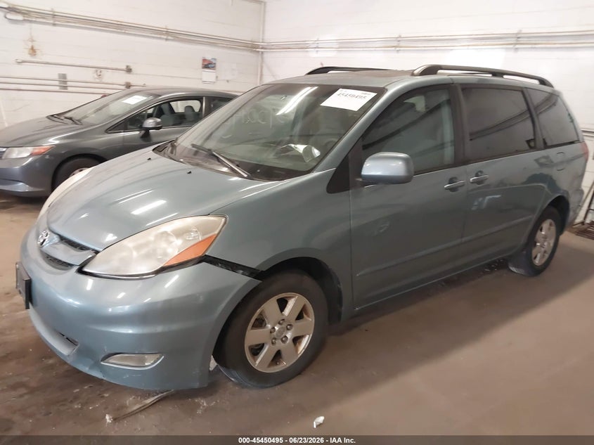 2006 Toyota Sienna VIN 5TDZA22C56S559329 IAAI salvage auction — NORMAL WEAR, Clear (Minnesota), sold $425 on 2026-07-29 (photo 2)