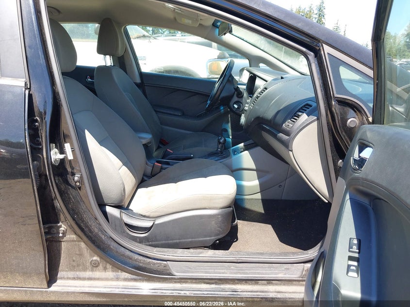 2015 Kia Forte VIN KNAFX5A8XF5300290 IAAI salvage auction — NORMAL WEAR, Clear (Washington), sold $450 on 2026-07-22 (photo 5)