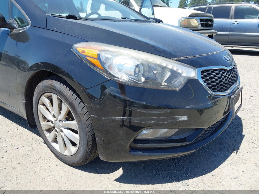 2015 Kia Forte VIN KNAFX5A8XF5300290 IAAI salvage auction — NORMAL WEAR, Clear (Washington), sold $450 on 2026-07-22 (photo 6)