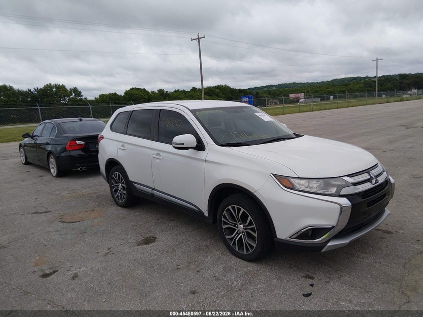 2016 Mitsubishi Outlander VIN JA4AZ3A31GZ014364 IAAI salvage auction — NORMAL WEAR, Repossessed (Missouri), sold $1,350 on 2026-08-01 (photo 1)
