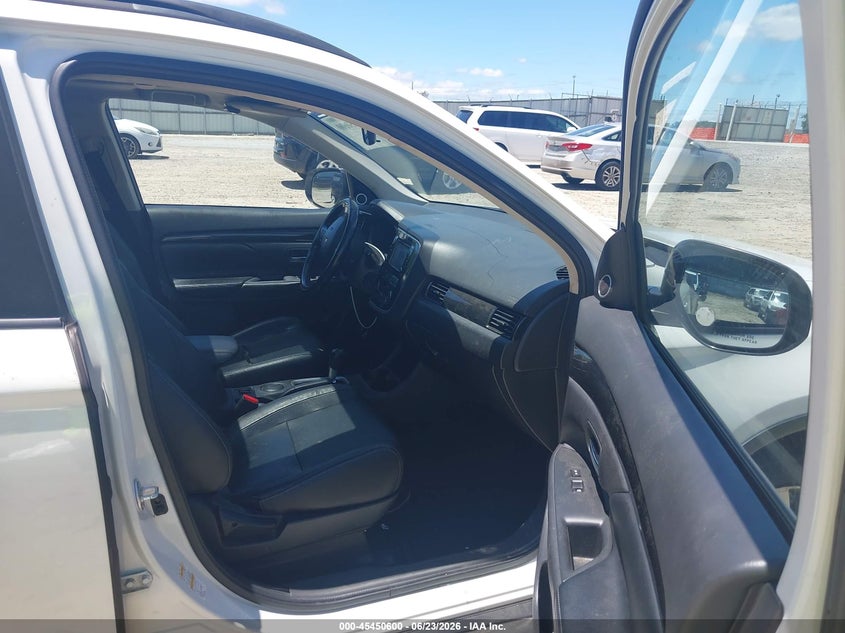 2016 Mitsubishi Outlander VIN JA4AD3A33GZ034291 IAAI salvage auction — NORMAL WEAR, Clear (Georgia), sold $1,300 on 2026-07-20 (photo 5)