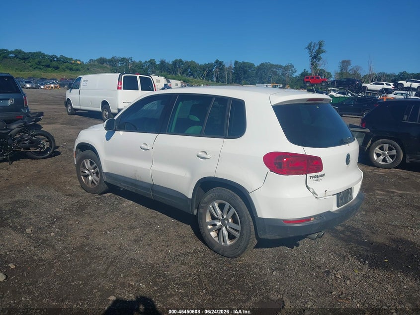 2012 Volkswagen Tiguan VIN WVGAV7AXXCW578582 IAAI salvage auction — NORMAL WEAR, Clear (New Jersey), sold $400 on 2026-07-23 (photo 3)