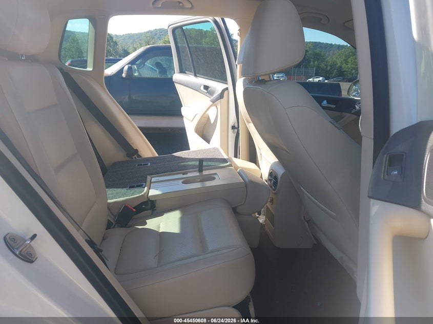 2012 Volkswagen Tiguan VIN WVGAV7AXXCW578582 IAAI salvage auction — NORMAL WEAR, Clear (New Jersey), sold $400 on 2026-07-23 (photo 8)