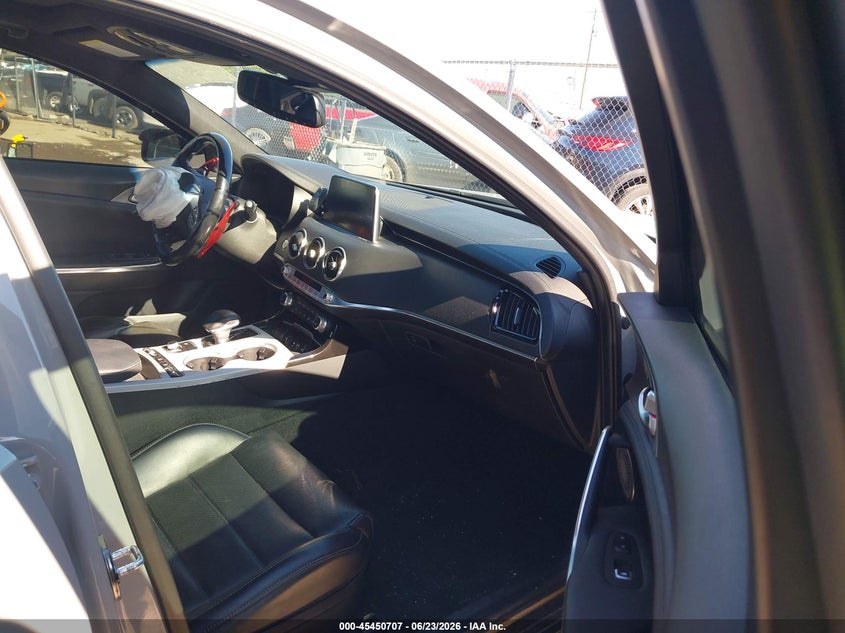 2018 Kia Stinger VIN KNAE55LC9J6030488 IAAI salvage auction — FRONT END, Salvage Title, sold $4,300 on 2026-07-29 (photo 5)