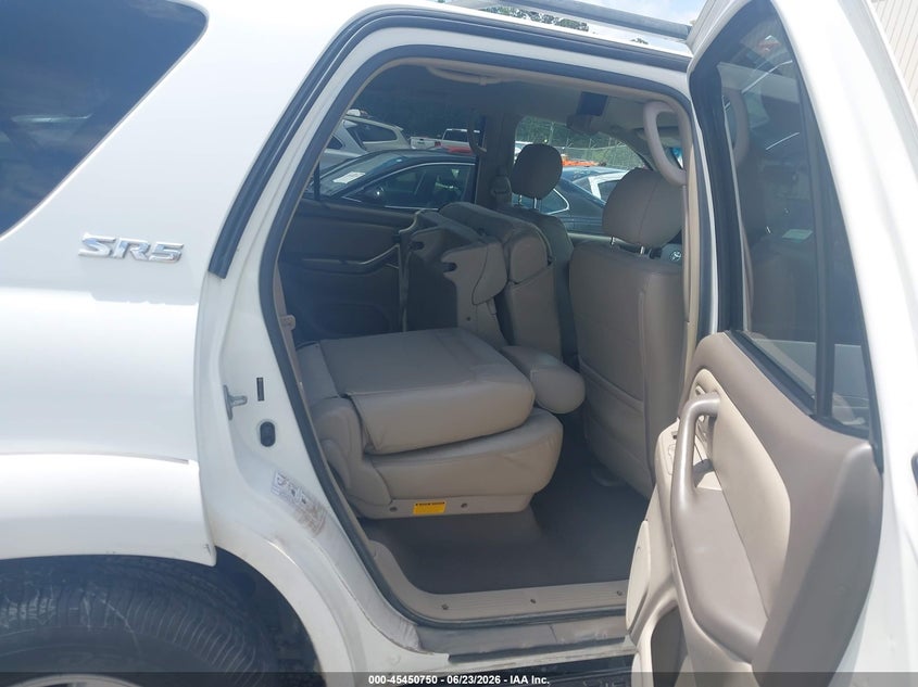 2005 Toyota Sequoia VIN 5TDZT34A55S258201 IAAI salvage auction — WATER/FLOOD, Salvage (Mississippi), sold $1,775 on 2026-07-31 (photo 8)