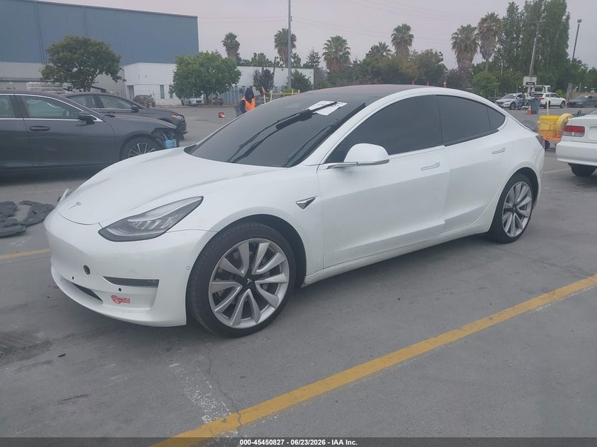 2018 Tesla Model 3 VIN 5YJ3E1EA4JF164585 IAAI salvage auction — RIGHT FRONT, Salvage Title, sold $4,550 on 2026-07-27 (photo 2)