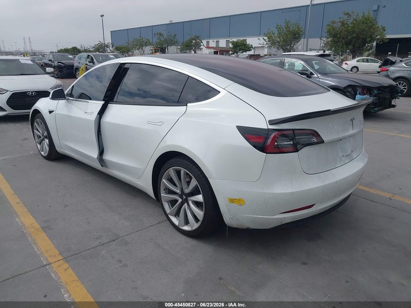 2018 Tesla Model 3 VIN 5YJ3E1EA4JF164585 IAAI salvage auction — RIGHT FRONT, Salvage Title, sold $4,550 on 2026-07-29 (photo 3)