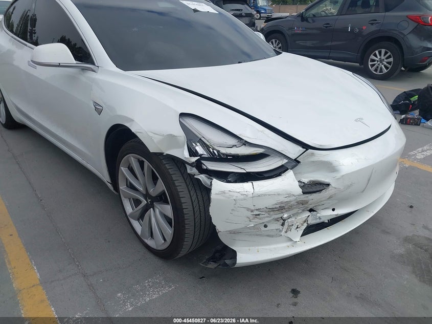 2018 Tesla Model 3 VIN 5YJ3E1EA4JF164585 IAAI salvage auction — RIGHT FRONT, Salvage Title, sold $4,550 on 2026-07-27 (photo 6)