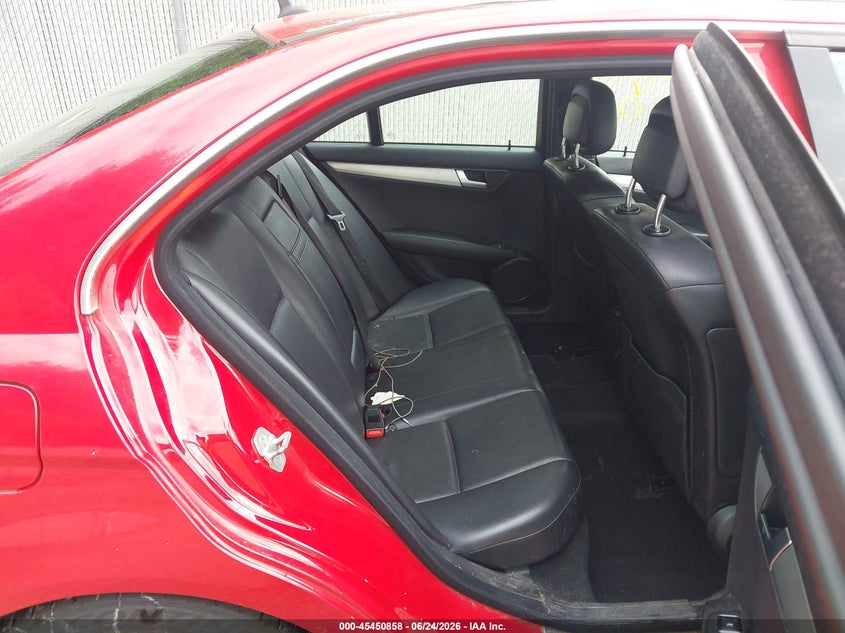 2012 Mercedes-benz C-klasse VIN WDDGF4HBXCR210234 IAAI salvage auction — NORMAL WEAR, Salvage Title, sold $225 on 2026-07-29 (photo 8)