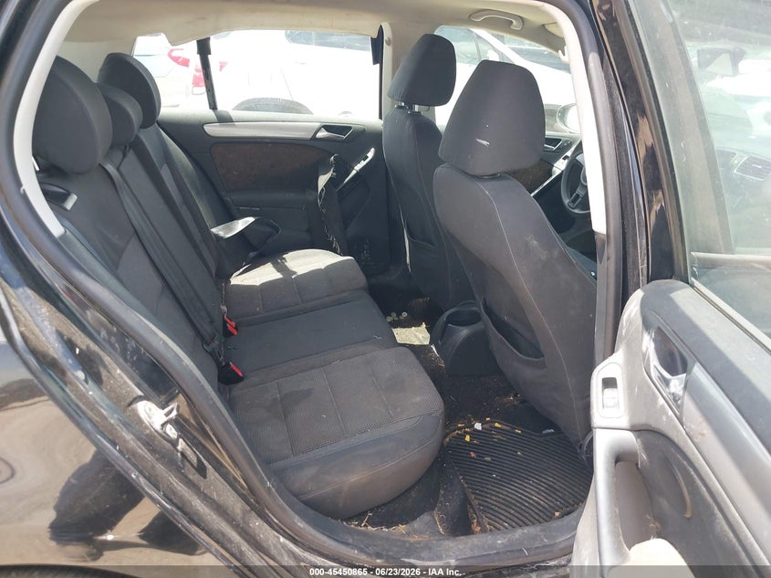 2011 Volkswagen Golf VIN WVWDA7AJ0BW218079 IAAI salvage auction — NORMAL WEAR, Original (Texas), sold $300 on 2026-07-29 (photo 8)