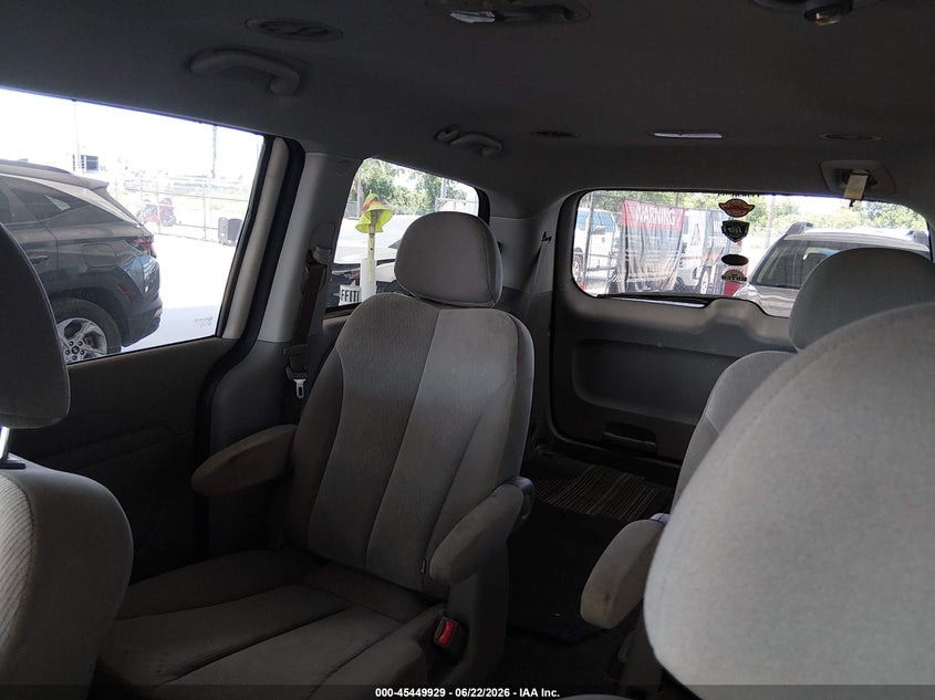 2012 Kia SEDONA VIN KNDMG4C77C6446399 IAAI salvage auction — NORMAL WEAR, Clear (Florida), sold $650 on 2026-07-08 (photo 8)