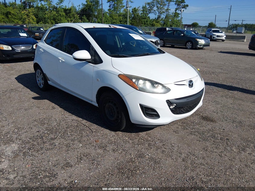 2011 Mazda 2 VIN JM1DE1HY6B0126210 IAAI salvage auction — NORMAL WEAR, Clear (Florida), sold $600 on 2026-07-28 (photo 1)