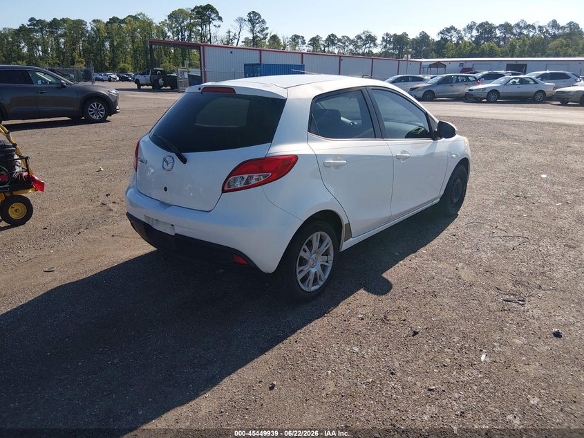2011 Mazda 2 VIN JM1DE1HY6B0126210 IAAI salvage auction — NORMAL WEAR, Clear (Florida), sold $600 on 2026-07-28 (photo 4)