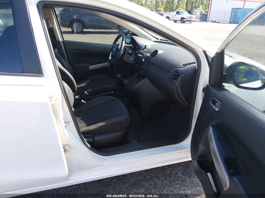 2011 Mazda 2 VIN JM1DE1HY6B0126210 IAAI salvage auction — NORMAL WEAR, Clear (Florida), sold $600 on 2026-07-28 (photo 5)