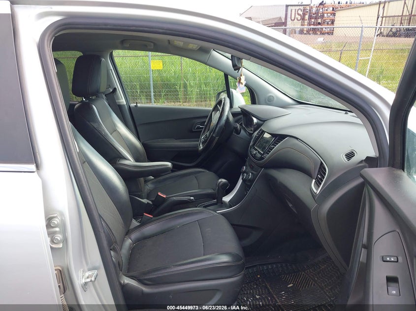 2019 Chevrolet Trax VIN KL7CJLSB3KB960993 IAAI salvage auction — NORMAL WEAR, Clear (Michigan), sold $775 on 2026-07-30 (photo 5)