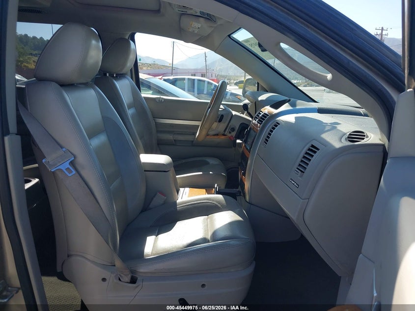 2009 Chrysler Aspen VIN 1A8HW58T99F710434 IAAI salvage auction — NORMAL WEAR, Clear - Dealer Only (California), sold $650 on 2026-07-15 (photo 5)