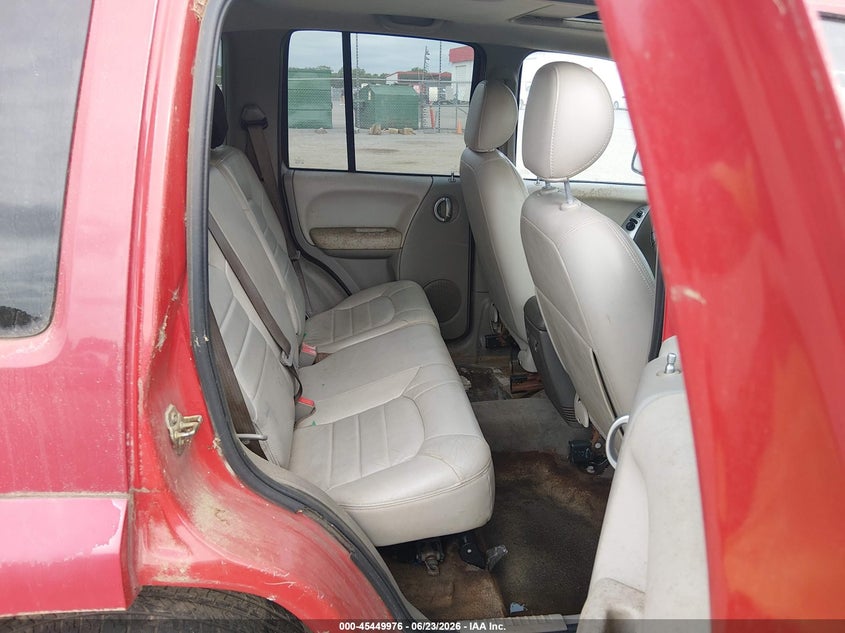 2004 Jeep Liberty (north america) VIN 1J4GK58K84W209401 IAAI salvage auction — NORMAL WEAR, Clear (Arkansas), sold $400 on 2026-07-09 (photo 8)