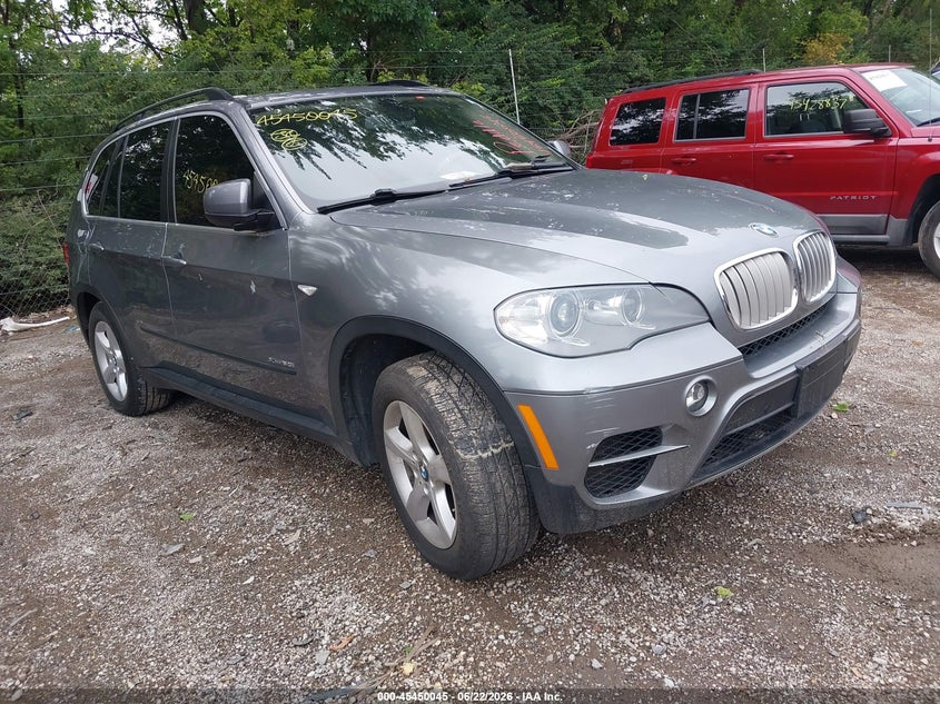2013 BMW X5 VIN 5UXZV8C50DL899539 IAAI salvage auction — NORMAL WEAR, Clear (Indiana), sold $1,375 on 2026-07-15 (photo 1)