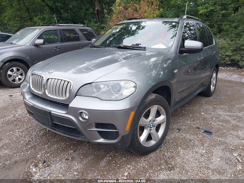 2013 BMW X5 VIN 5UXZV8C50DL899539 IAAI salvage auction — NORMAL WEAR, Clear (Indiana), sold $1,375 on 2026-07-15 (photo 2)