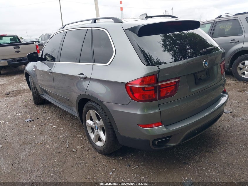 2013 BMW X5 VIN 5UXZV8C50DL899539 IAAI salvage auction — NORMAL WEAR, Clear (Indiana), sold $1,375 on 2026-07-15 (photo 3)