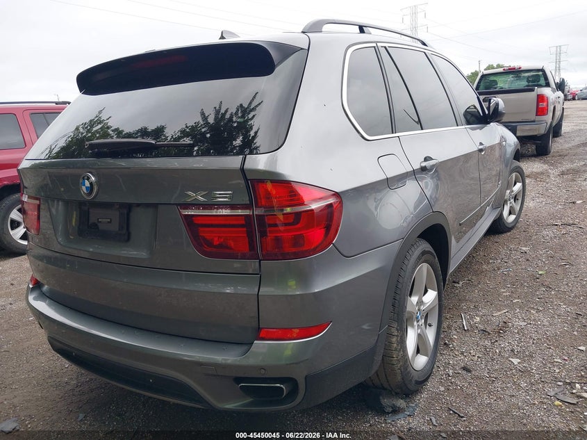 2013 BMW X5 VIN 5UXZV8C50DL899539 IAAI salvage auction — NORMAL WEAR, Clear (Indiana), sold $1,375 on 2026-07-15 (photo 4)