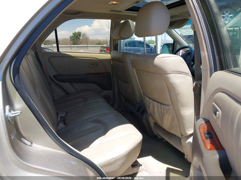 1999 Lexus VIN JT6HF10U4X0005603 IAAI salvage auction — NORMAL WEAR, Clear (New Mexico), sold $475 on 2026-07-27 (photo 8)