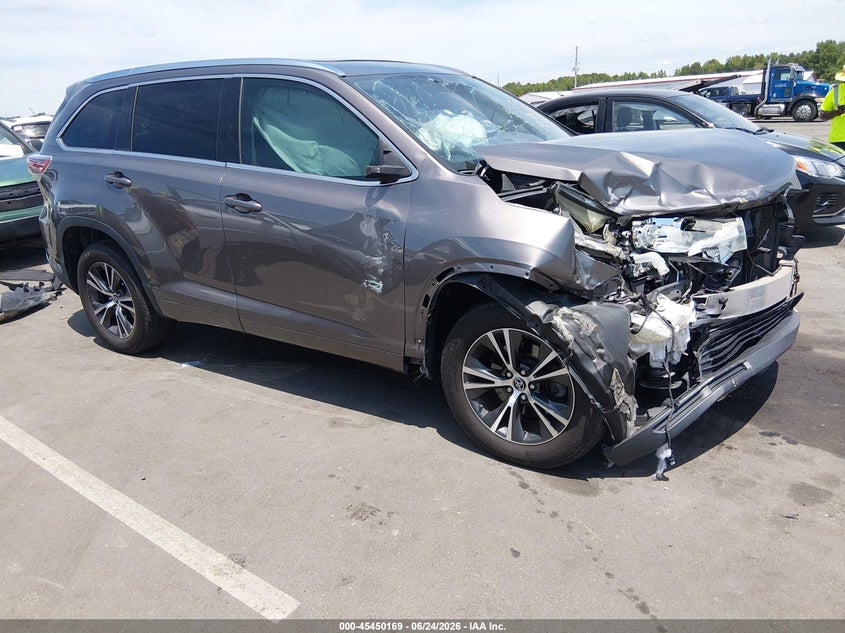 2016 Toyota Highlander VIN 5TDKKRFH3GS140085 IAAI salvage auction — RIGHT FRONT, Salvage Title, sold $3,750 on 2026-07-22 (photo 1)