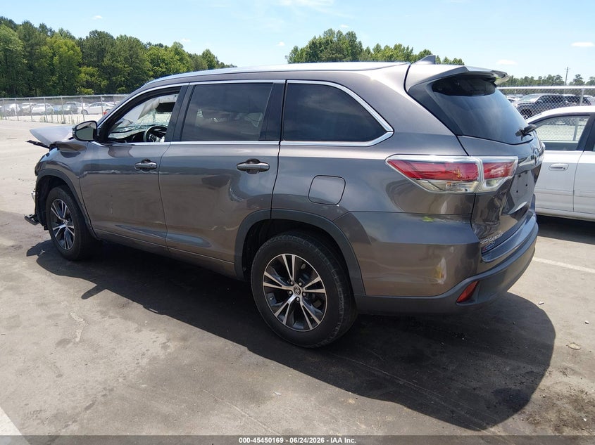 2016 Toyota Highlander VIN 5TDKKRFH3GS140085 IAAI salvage auction — RIGHT FRONT, Salvage Title, sold $3,750 on 2026-07-22 (photo 3)