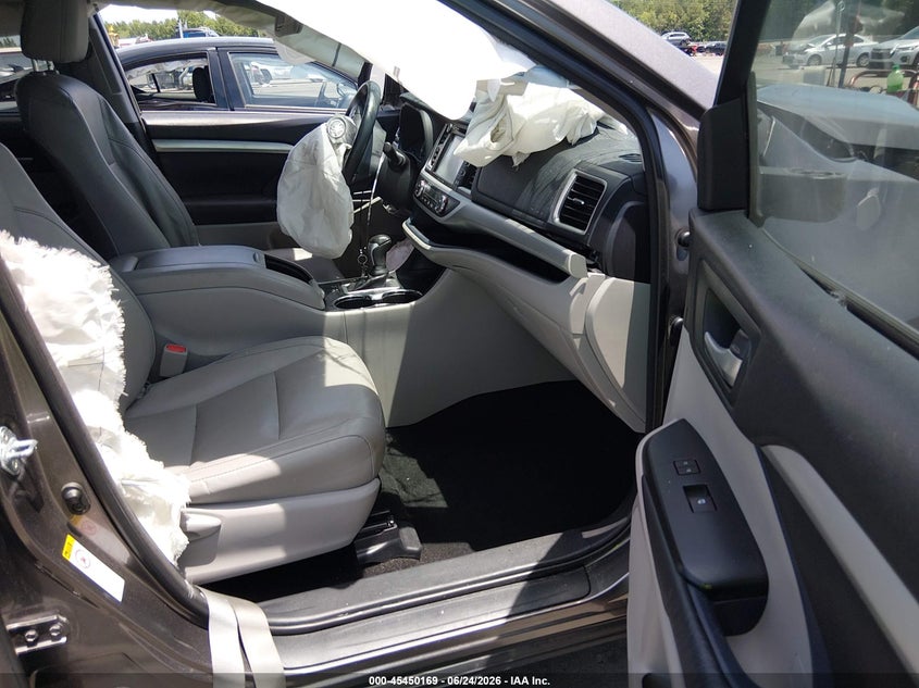 2016 Toyota Highlander VIN 5TDKKRFH3GS140085 IAAI salvage auction — RIGHT FRONT, Salvage Title, sold $3,750 on 2026-07-22 (photo 5)