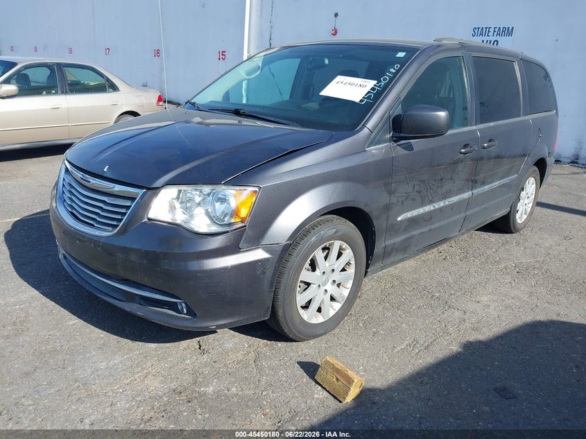 2016 Chrysler Town & country VIN 2C4RC1BG6GR299380 IAAI salvage auction — NORMAL WEAR, Clear-Dealer Only (Oregon), sold $350 on 2026-07-09 (photo 2)