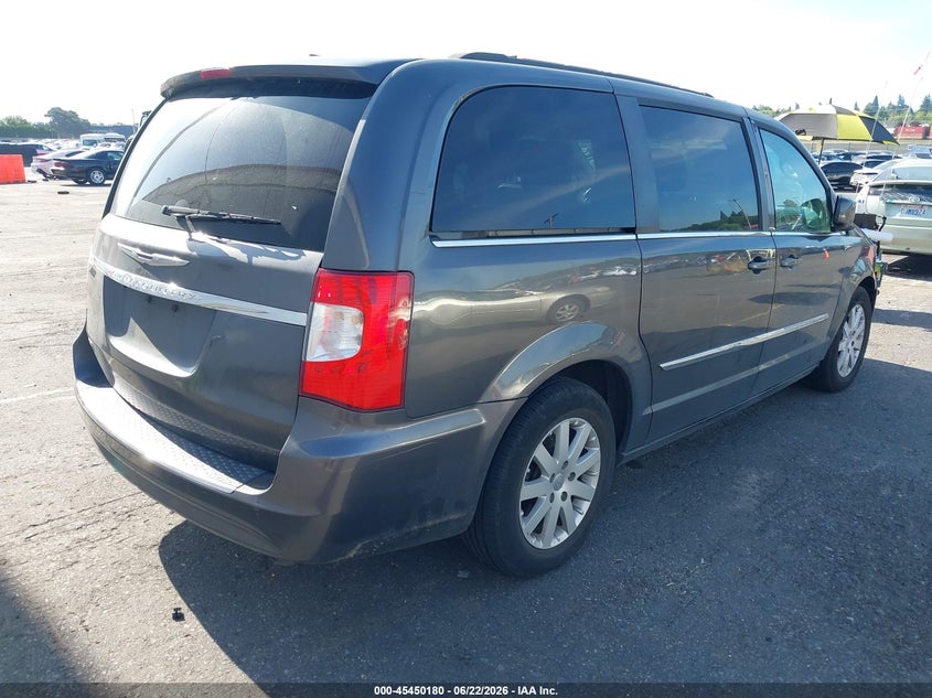 2016 Chrysler Town & country VIN 2C4RC1BG6GR299380 IAAI salvage auction — NORMAL WEAR, Clear-Dealer Only (Oregon), sold $350 on 2026-07-09 (photo 4)