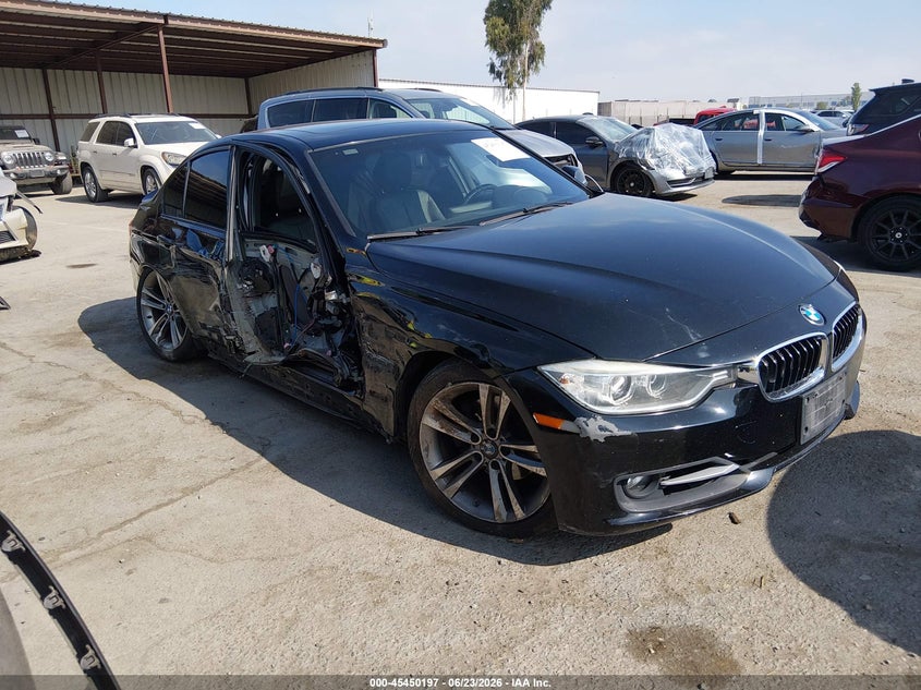 2012 BMW 3er VIN WBA3A5G52CNP17514 IAAI salvage auction — RIGHT SIDE, Salvage Title, sold $1,550 on 2026-08-10 (photo 1)
