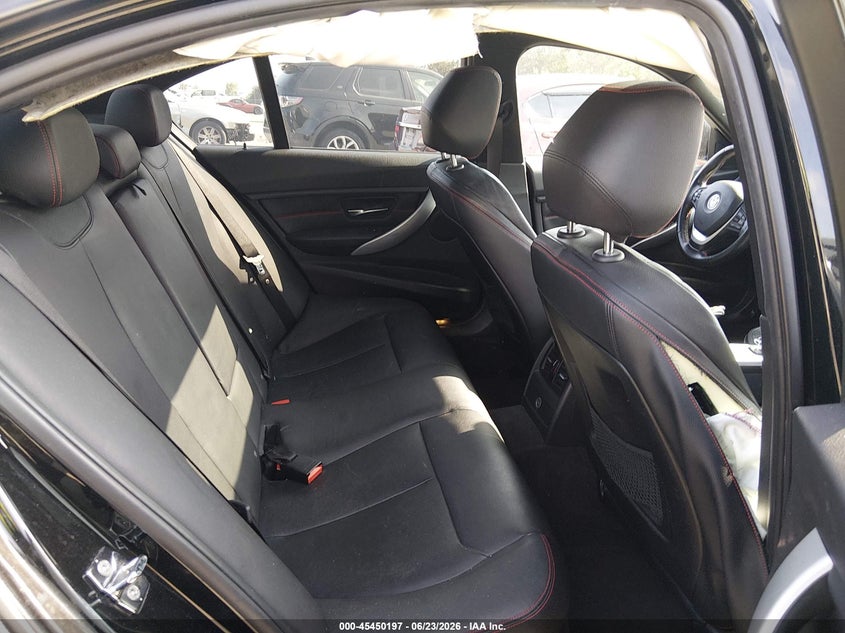 2012 BMW 3er VIN WBA3A5G52CNP17514 IAAI salvage auction — RIGHT SIDE, Salvage Title, sold $1,550 on 2026-08-10 (photo 8)